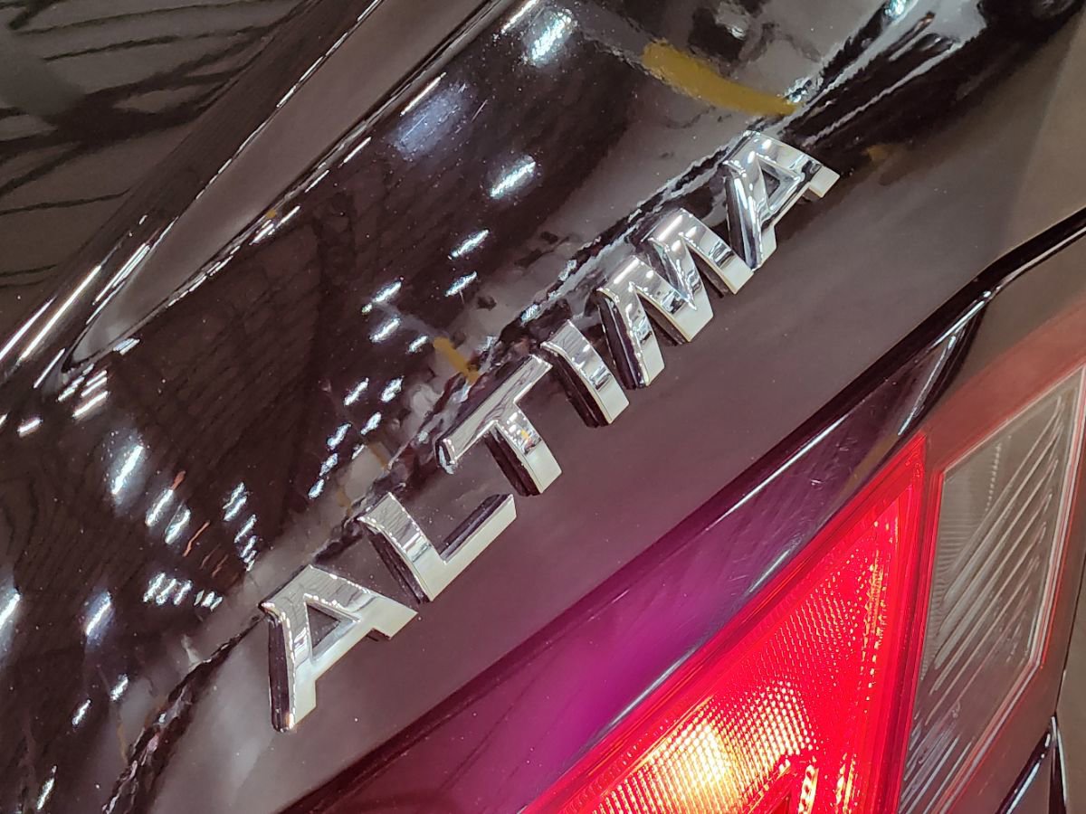 Used 2019 Nissan Altima 2.5 SR FWD image 25