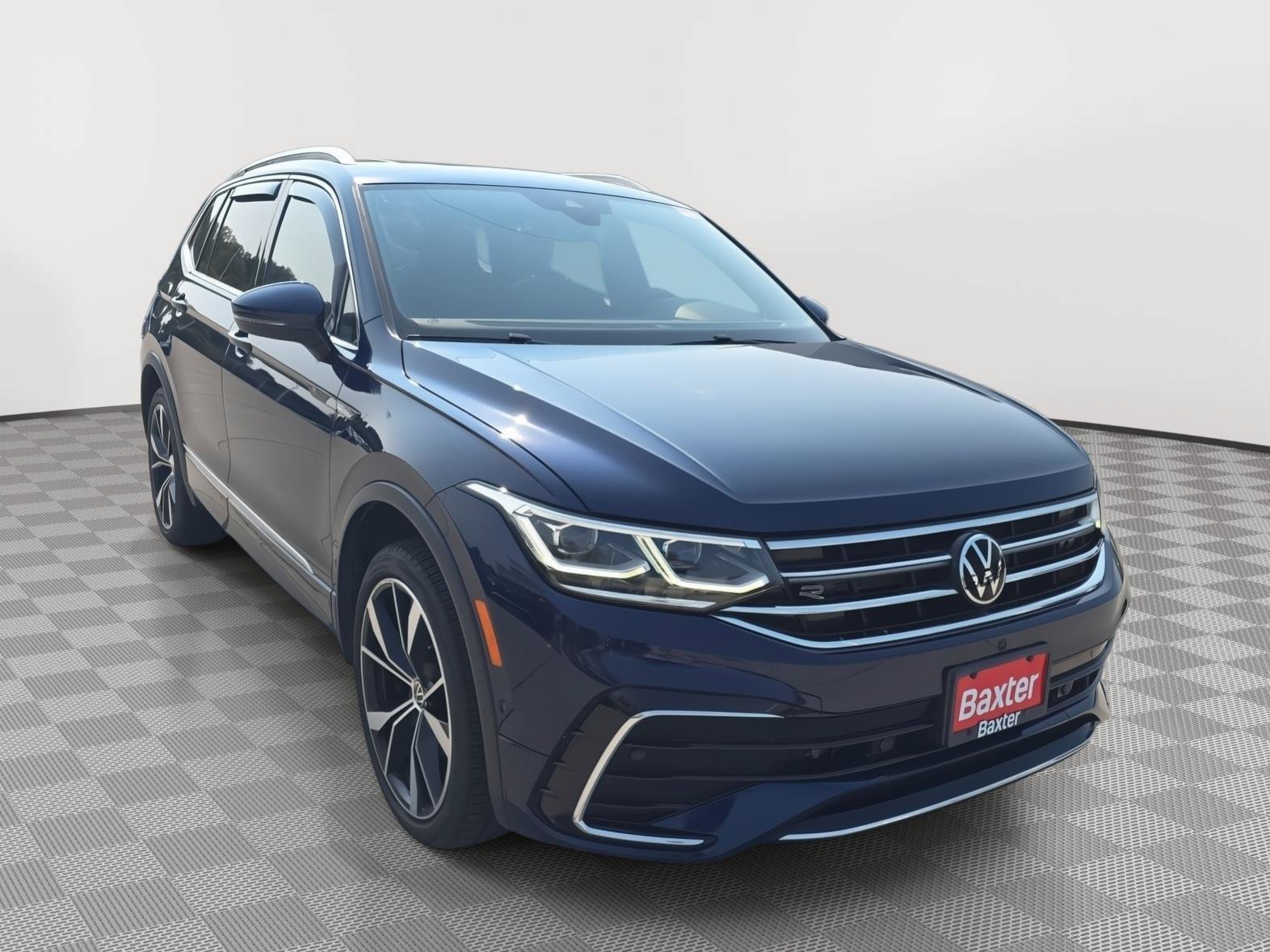 Used 2022 Volkswagen Tiguan SEL R-Line AWD/4WD image 1