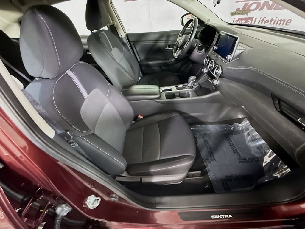 Certified 2021 Nissan Sentra SV FWD image 29
