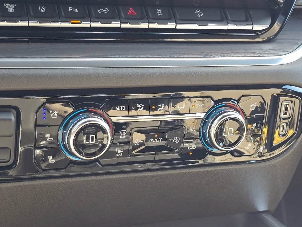 New 2025 GMC Sierra 2500 SLT w/ SLT Premium Package image 15