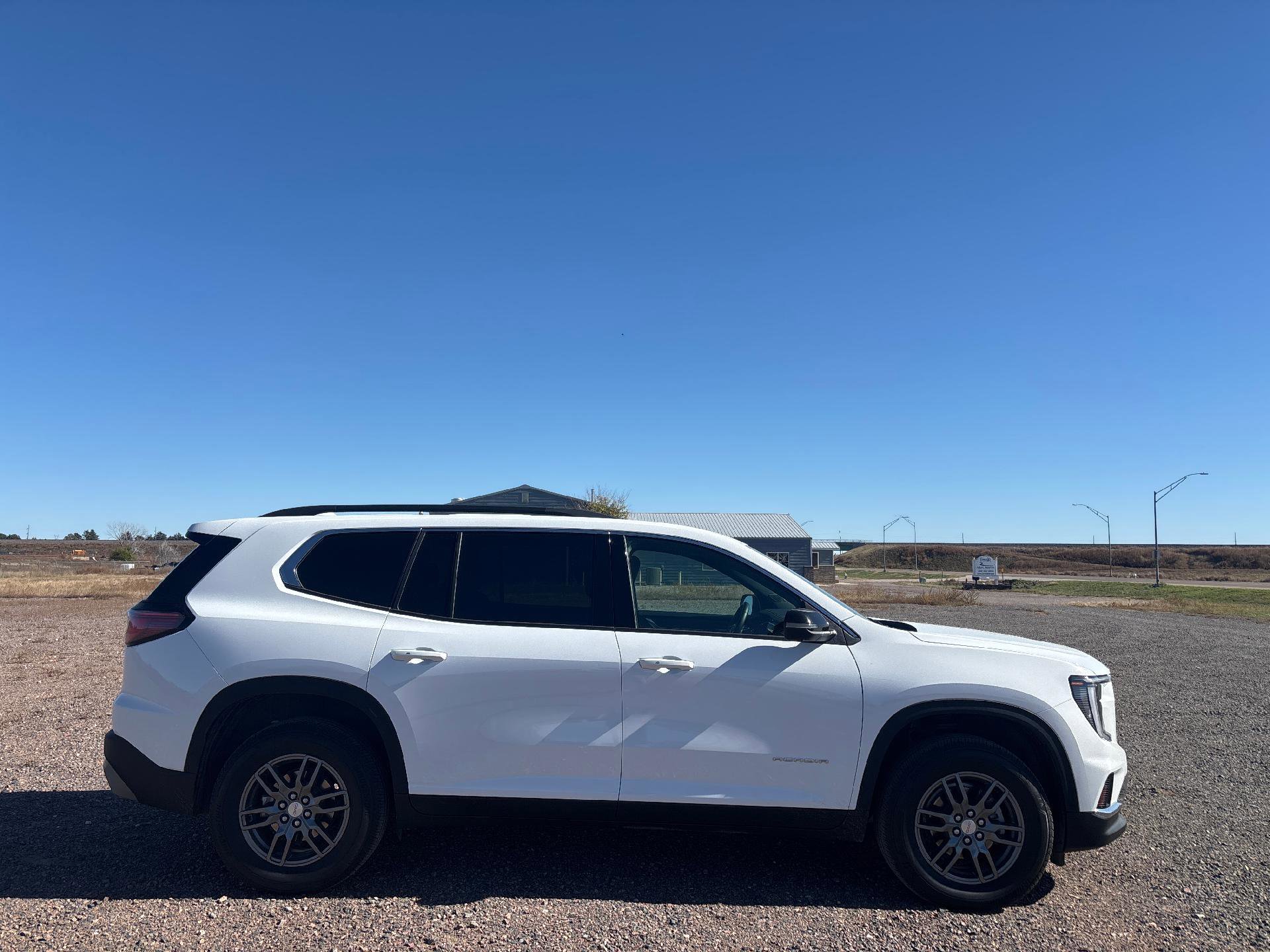 Used 2025 GMC Acadia Elevation image 12