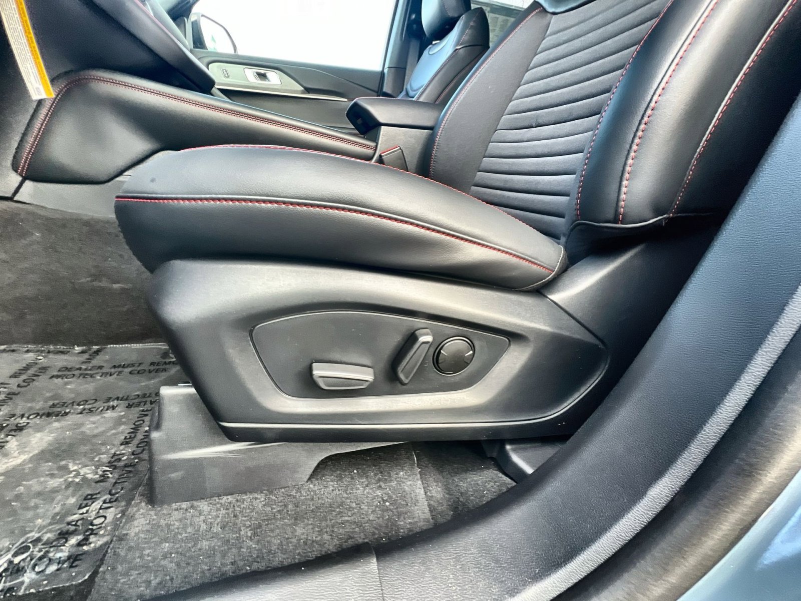 New 2026 Ford Explorer ST-Line w/ ST-Line Street Pack image 14