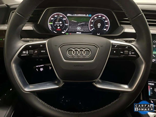 Used 2023 Audi e-tron Premium Plus image 39