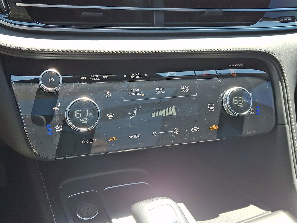 Used 2023 INFINITI QX60 Luxe w/ Vision Package AWD/4WD image 16