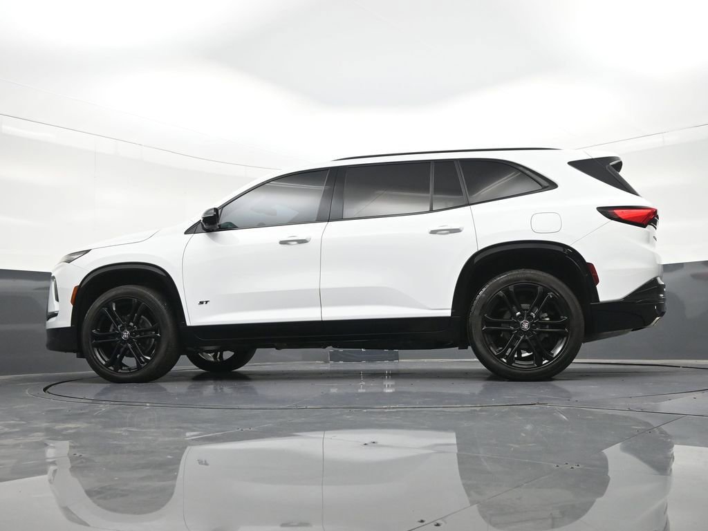 Used 2025 Buick Enclave Sport Touring w/ Power Package FWD image 28
