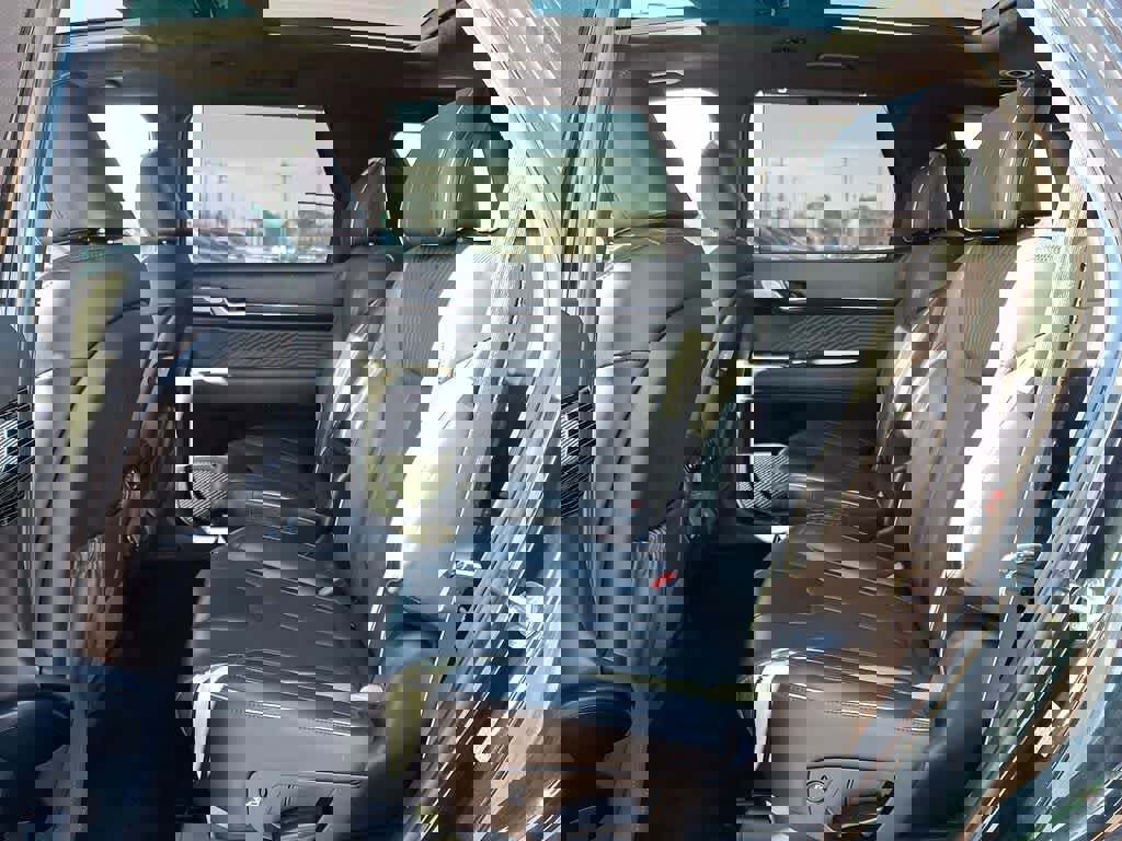 Used 2024 Hyundai Palisade Calligraphy image 9