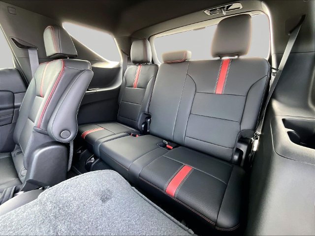New 2027 Chevrolet Traverse RS AWD/4WD image 26