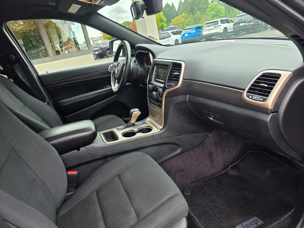 Used 2017 Jeep Grand Cherokee Laredo w/ Quick Order Package 23E image 25