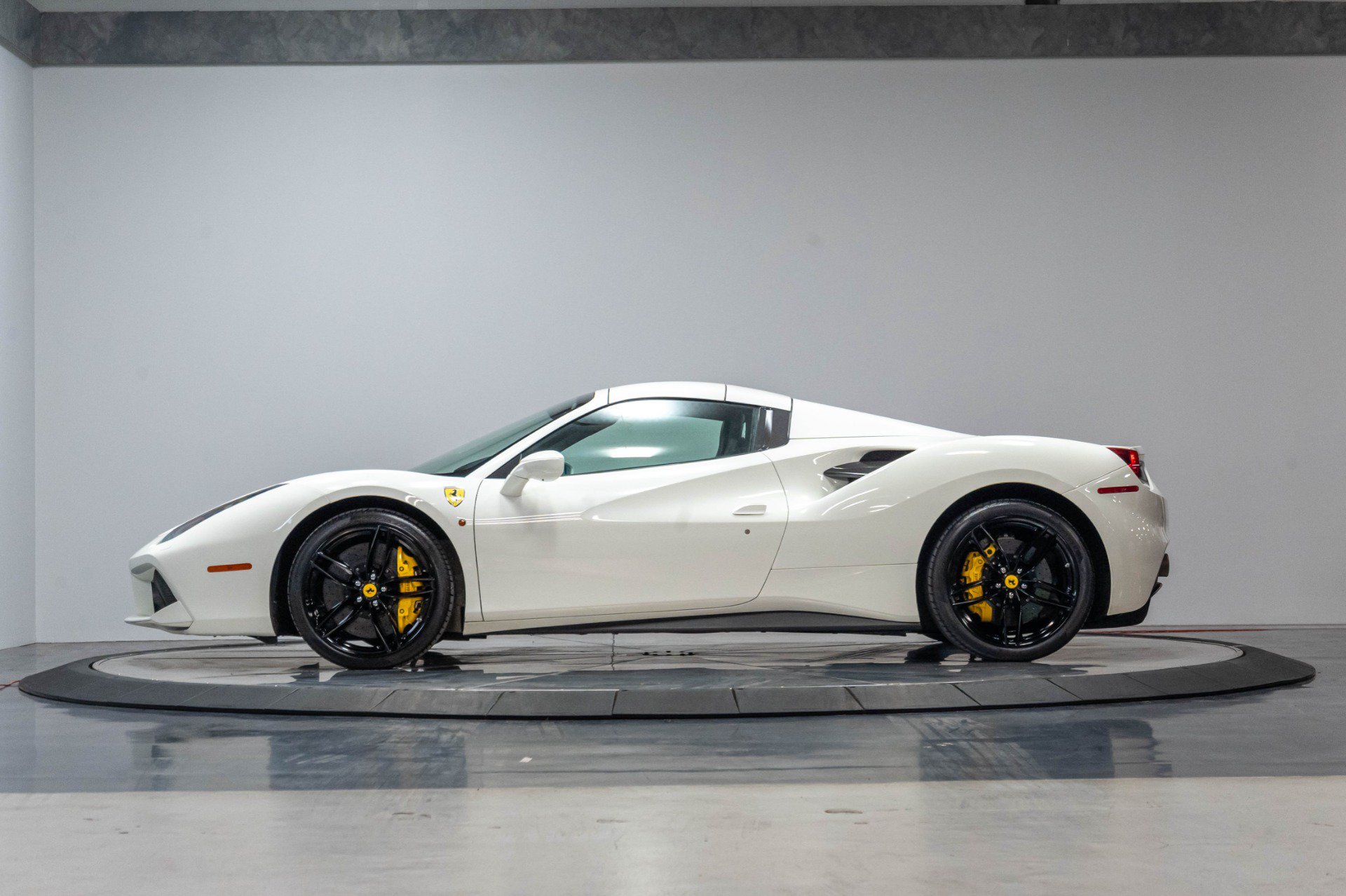 Used 2016 Ferrari 488 Spider RWD image 37