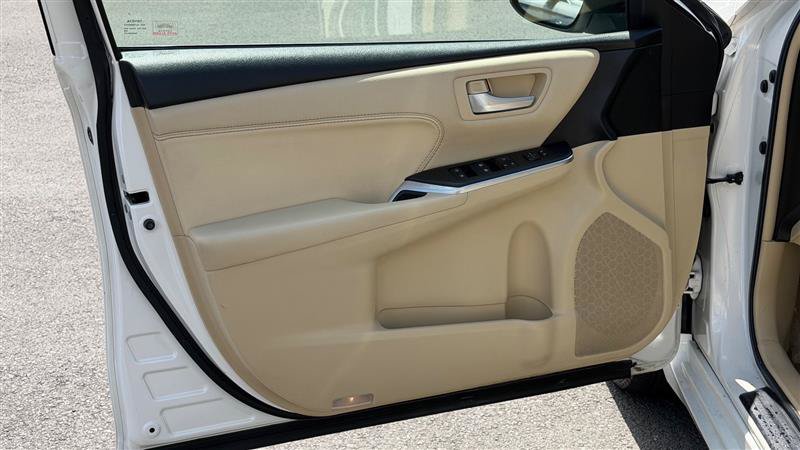 Used 2015 Toyota Camry XLE FWD image 30