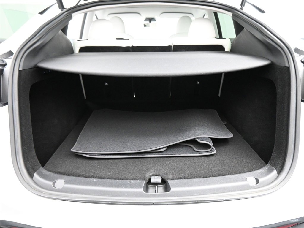 Used 2023 Tesla Model Y Long Range image 16