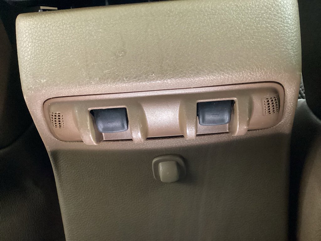 Used 2015 Jeep Wrangler Unlimited Rubicon w/ Dual Top Group AWD/4WD image 17