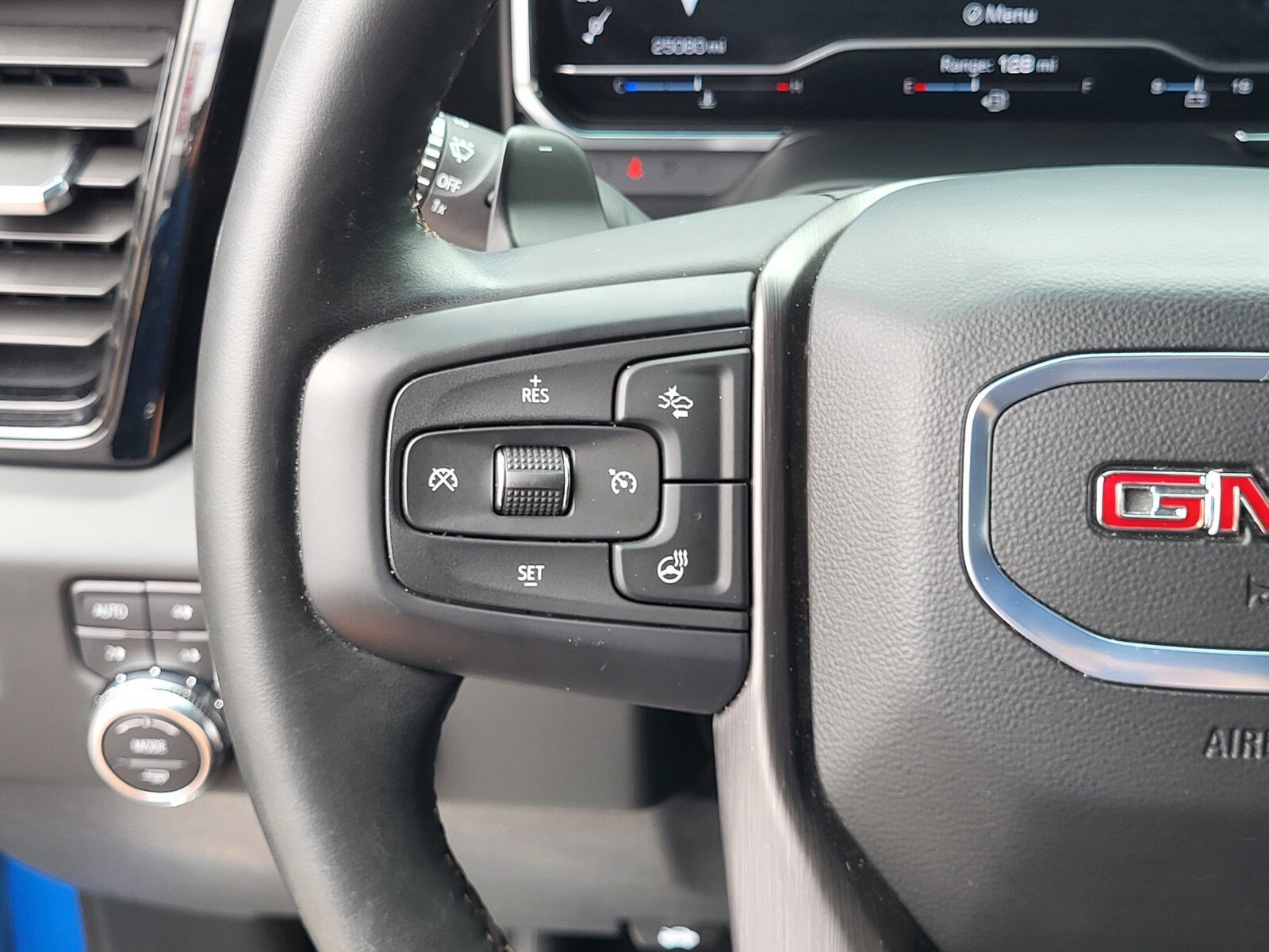 Used 2024 GMC Sierra 1500 AT4 w/ Technology Package AWD/4WD image 28