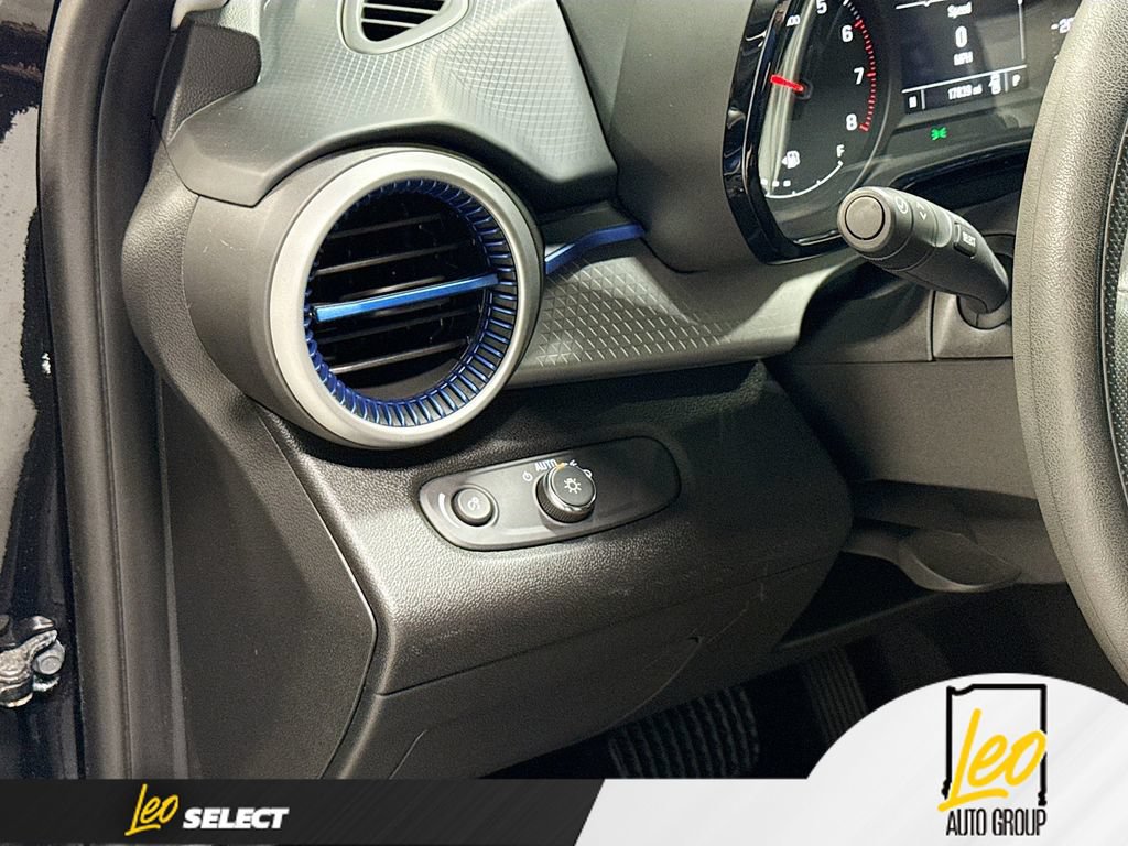 Used 2024 Chevrolet Trax LS w/ LS Convenience Package FWD image 13