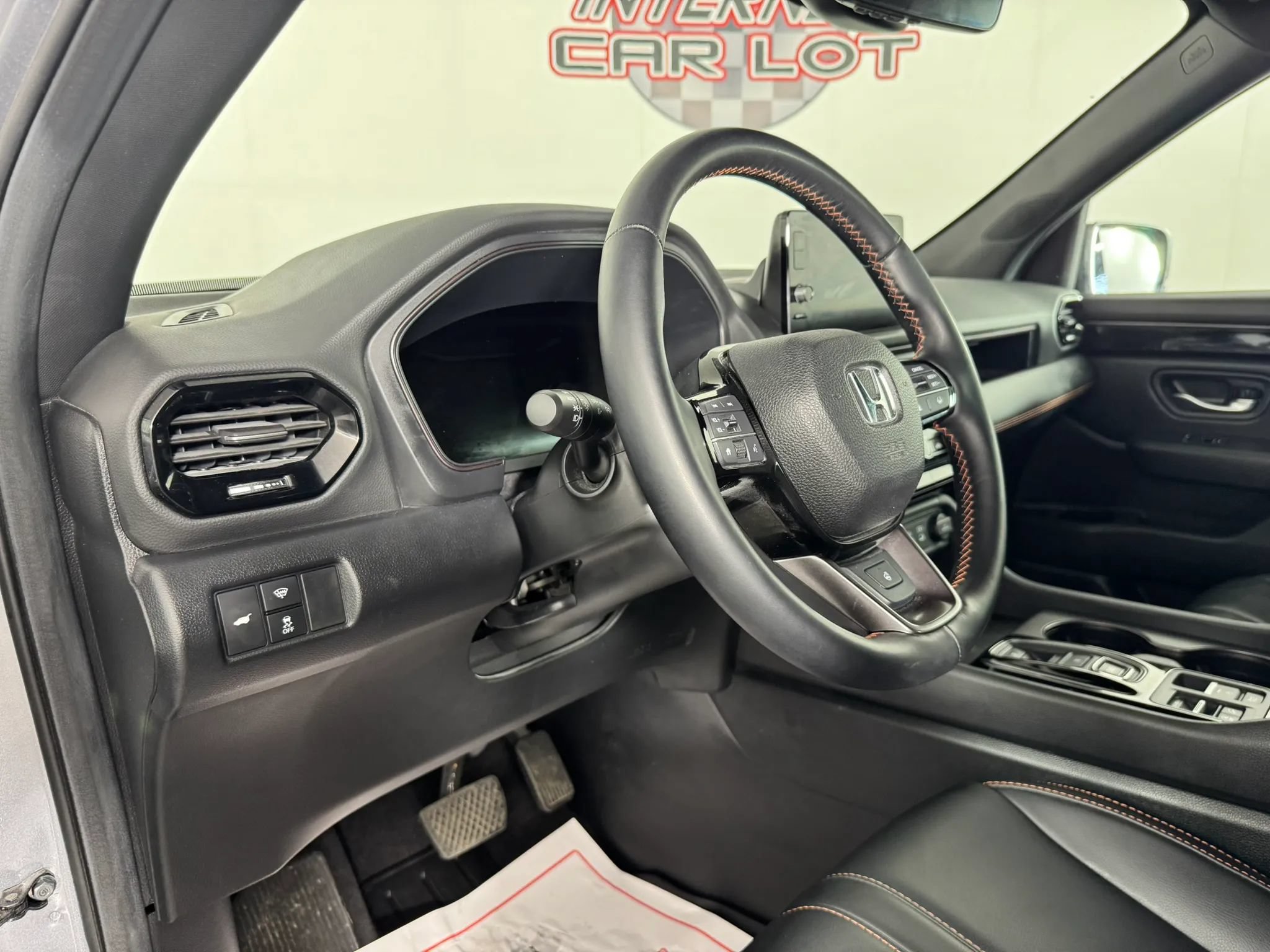Used 2025 Honda Pilot TrailSport image 10