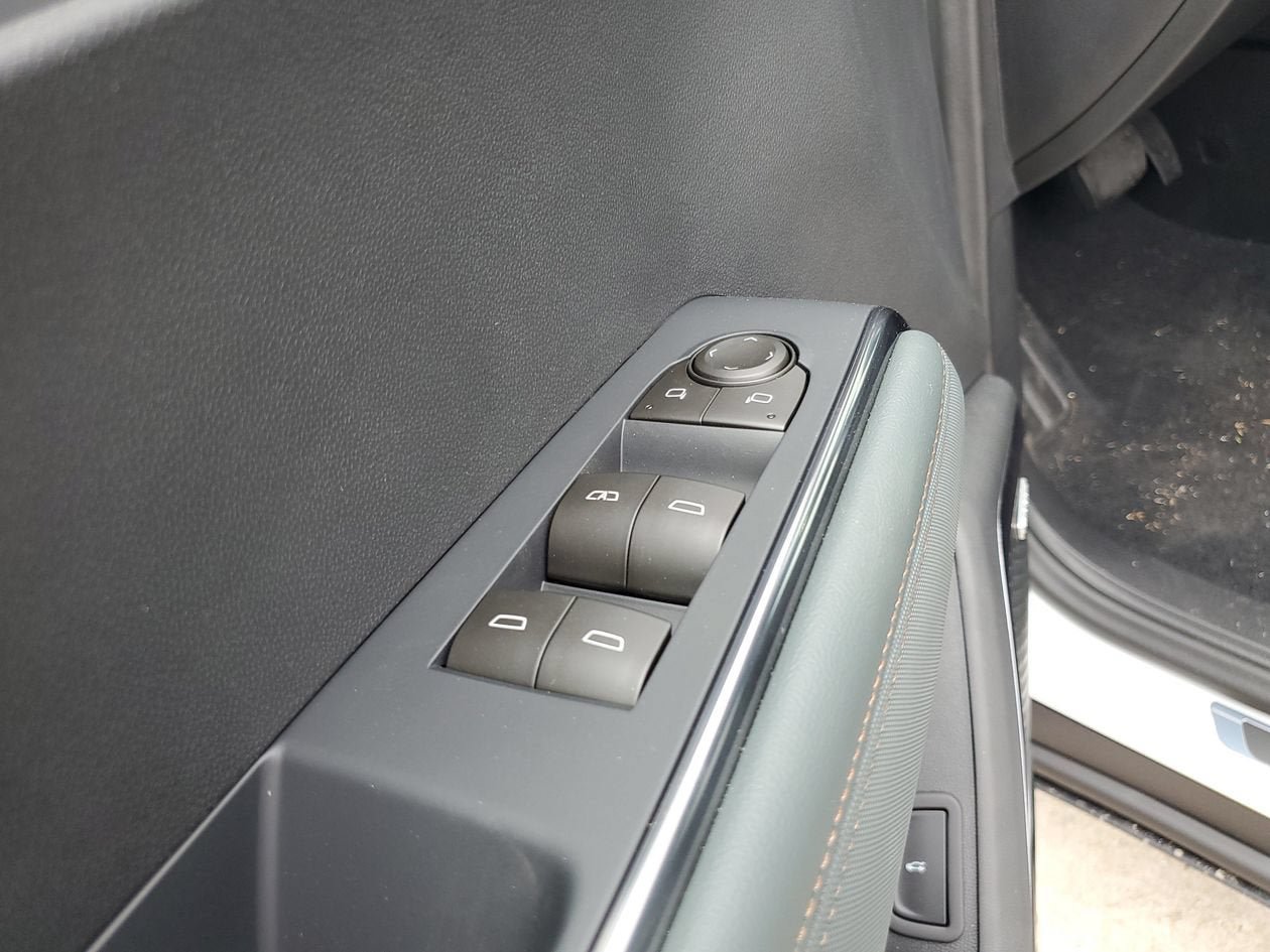 New 2026 GMC Acadia AT4 w/ Luxury Package AWD/4WD image 18
