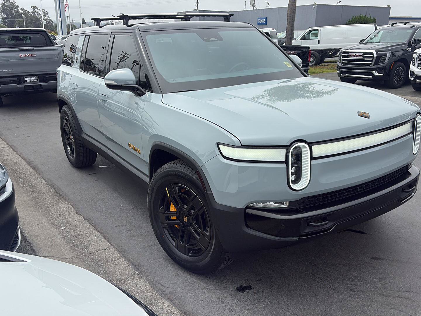 Used 2022 Rivian R1S Launch Edition AWD/4WD image 1