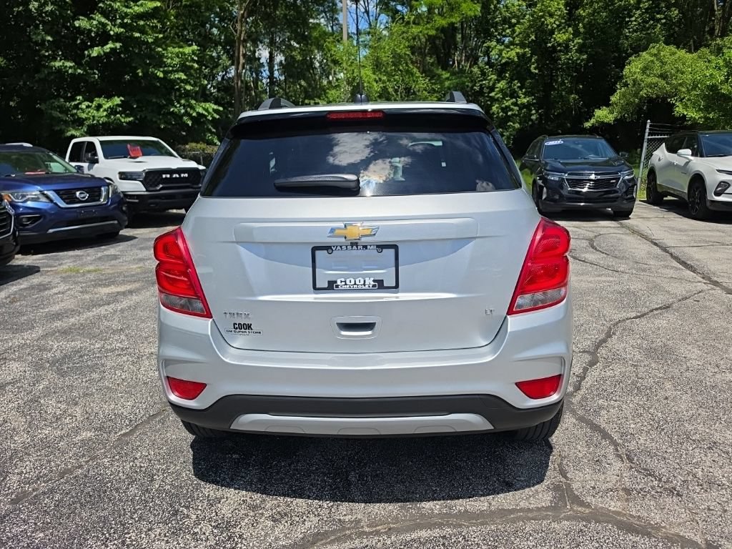 Used 2017 Chevrolet Trax LT w/ LT Convenience Package FWD image 6