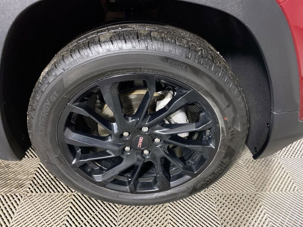 Used 2023 GMC Terrain SLE w/ Driver Convenience Package image 10