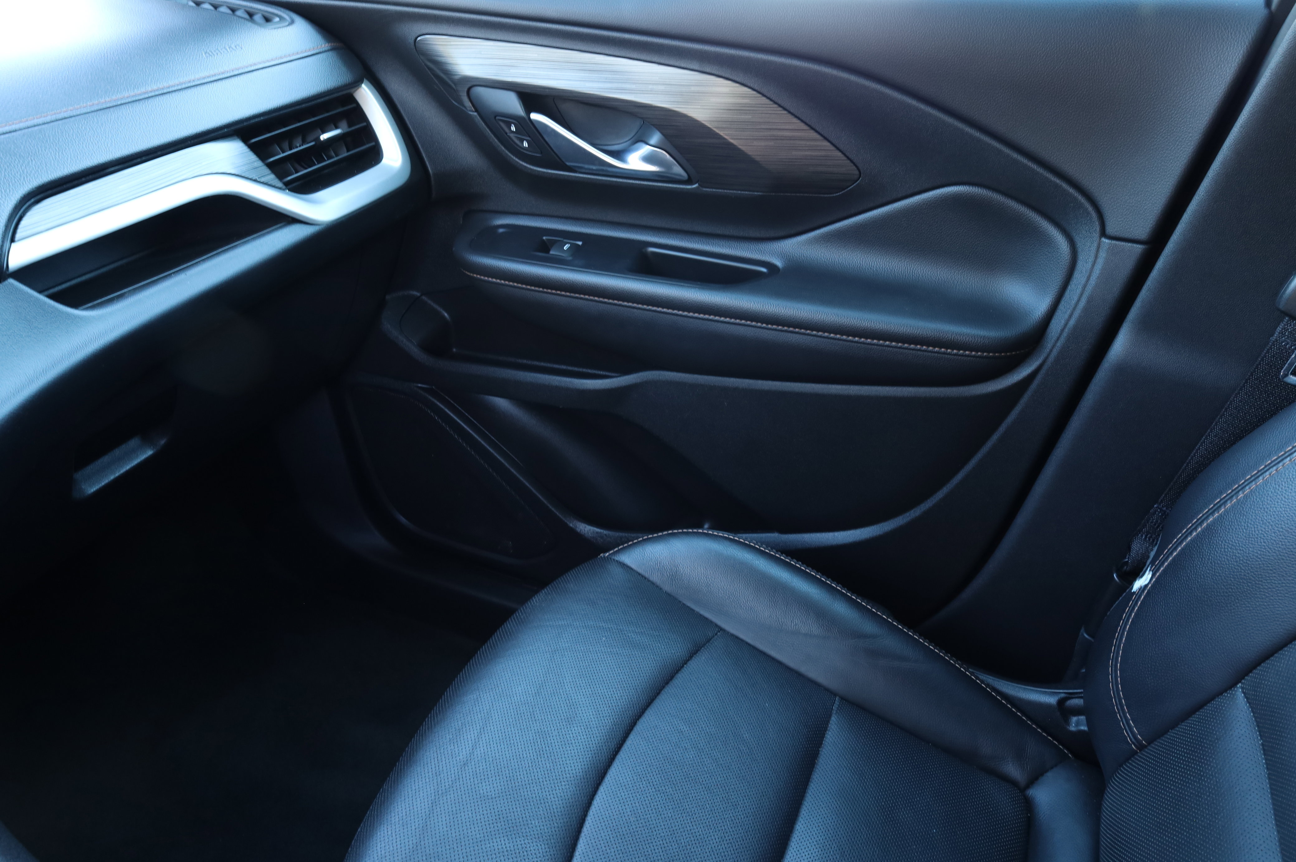 Used 2020 GMC Terrain SLT image 12