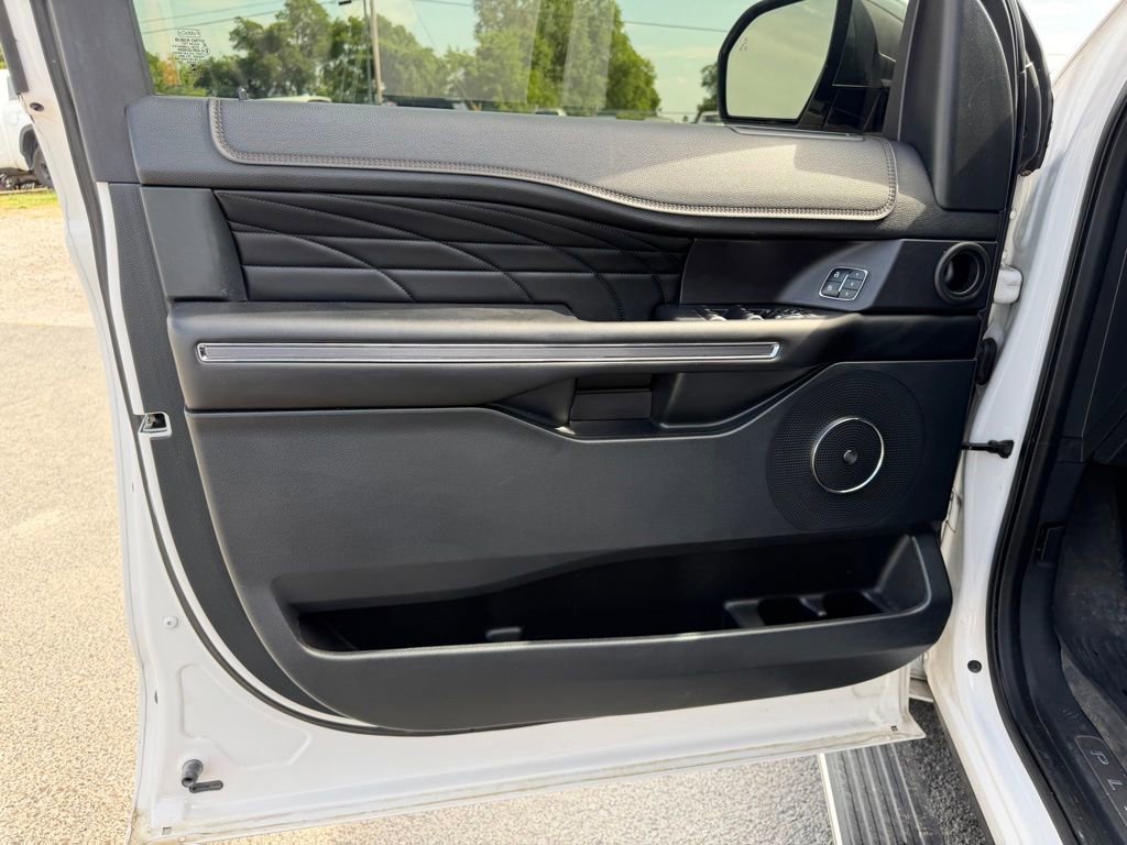 Used 2018 Ford Expedition Platinum AWD/4WD image 13