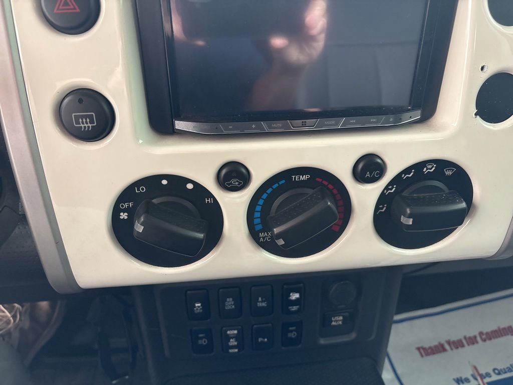 Used 2014 Toyota FJ Cruiser 4WD w/ Upgrade Package image 12