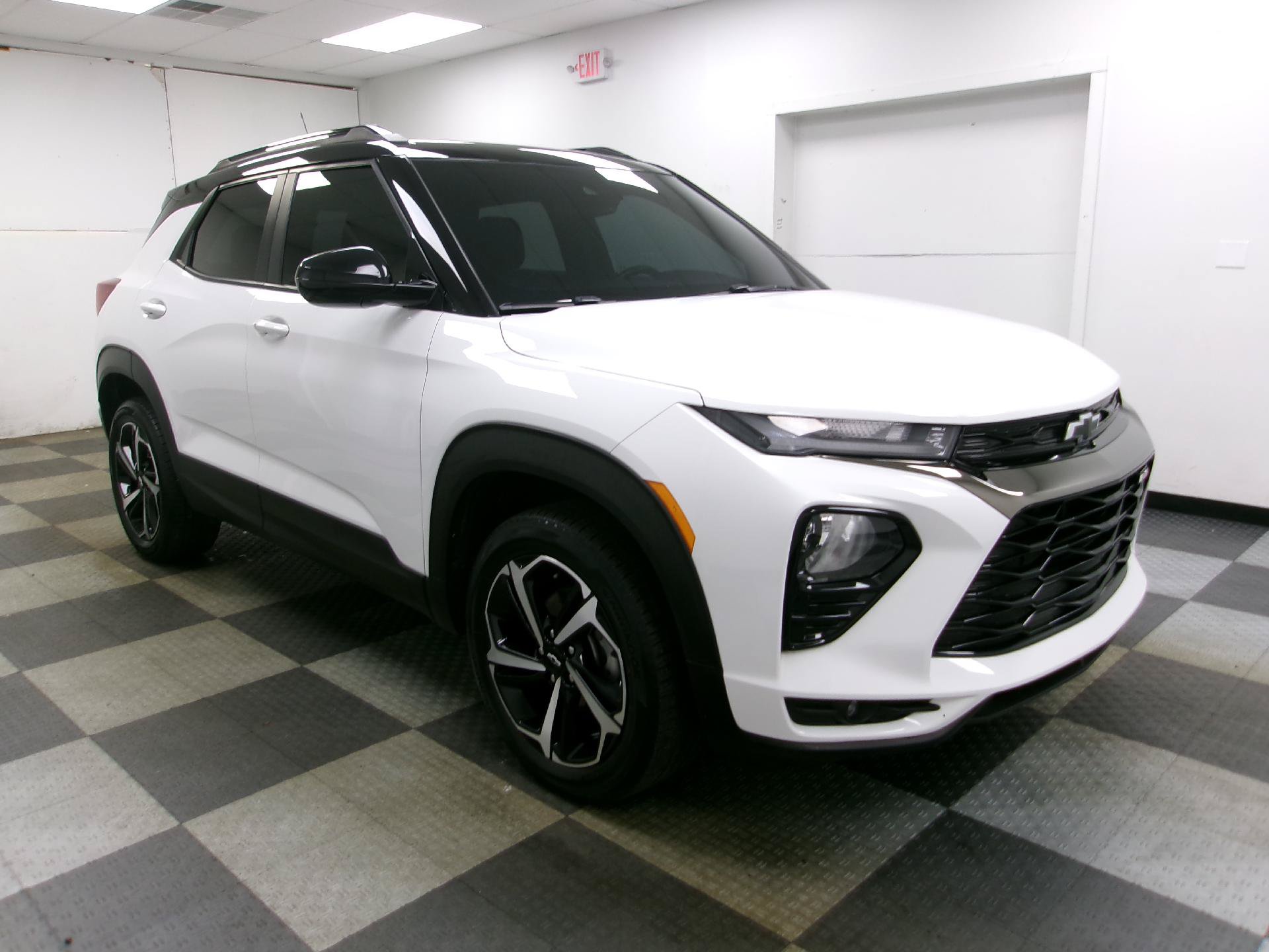 Used 2023 Chevrolet TrailBlazer RS w/ Convenience Package AWD/4WD image 14