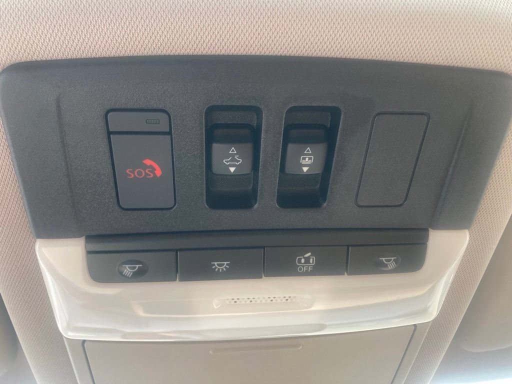 Used 2021 Nissan Rogue Platinum AWD/4WD image 46