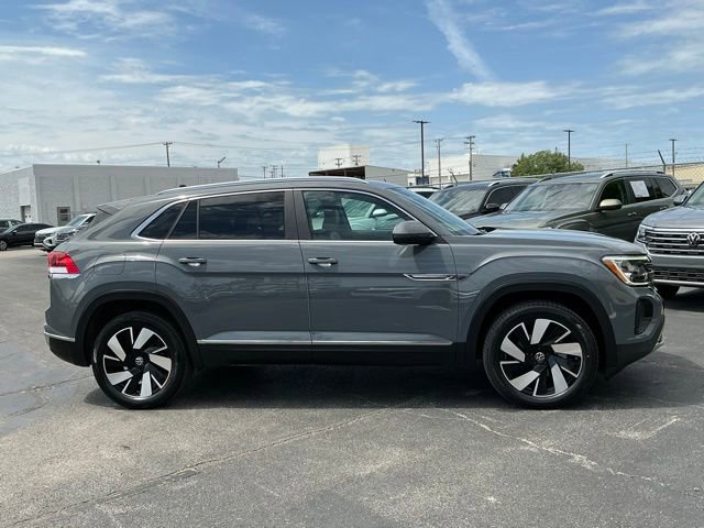 Used 2024 Volkswagen Atlas Cross Sport SEL AWD/4WD image 2