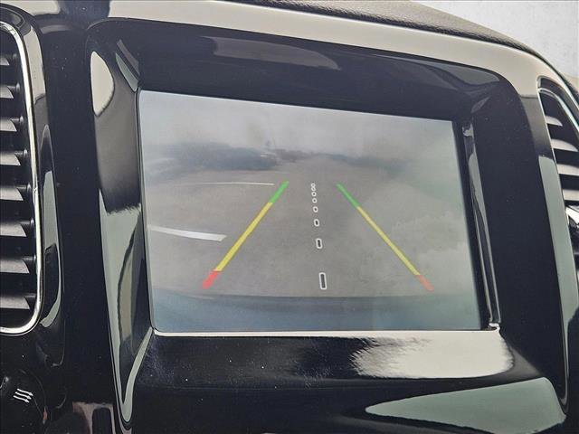 Used 2019 Jeep Compass Latitude FWD image 9