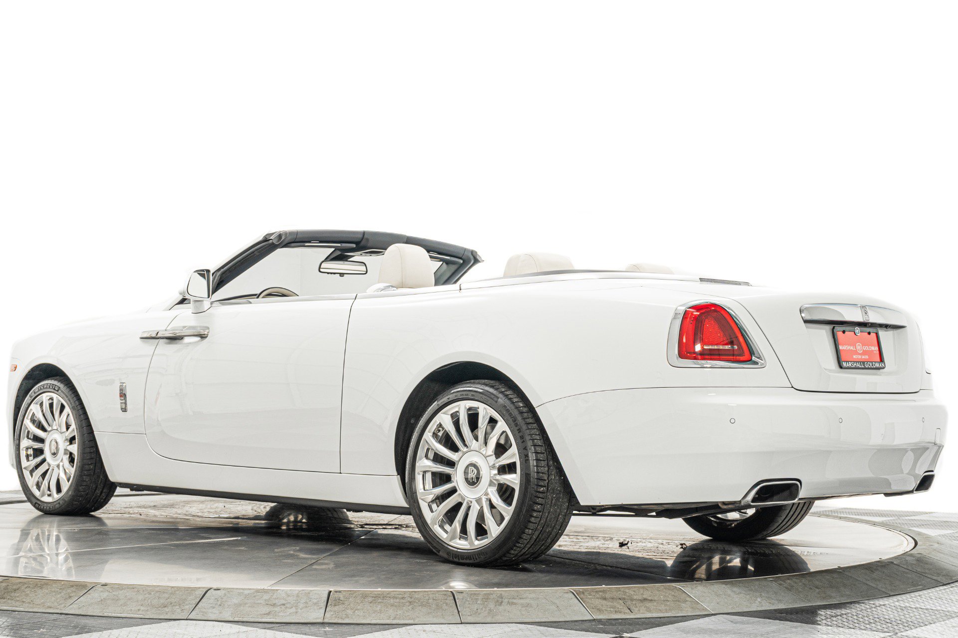 Used 2019 Rolls-Royce Dawn image 34