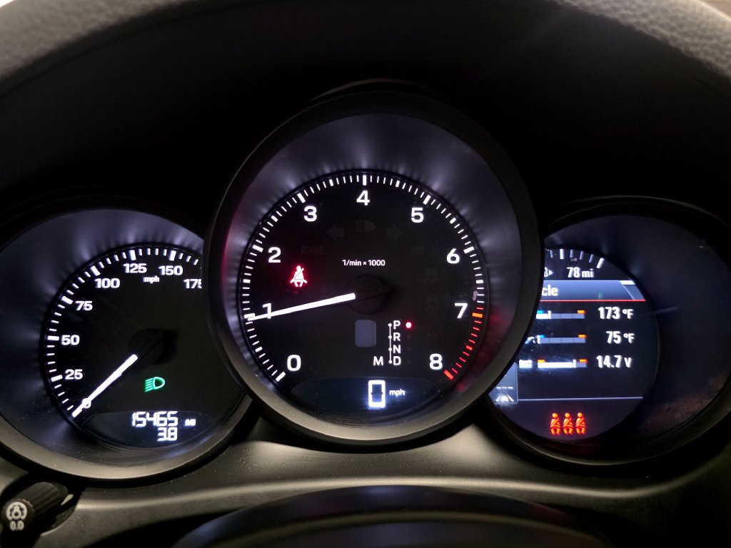 Certified 2024 Porsche Macan AWD/4WD image 27