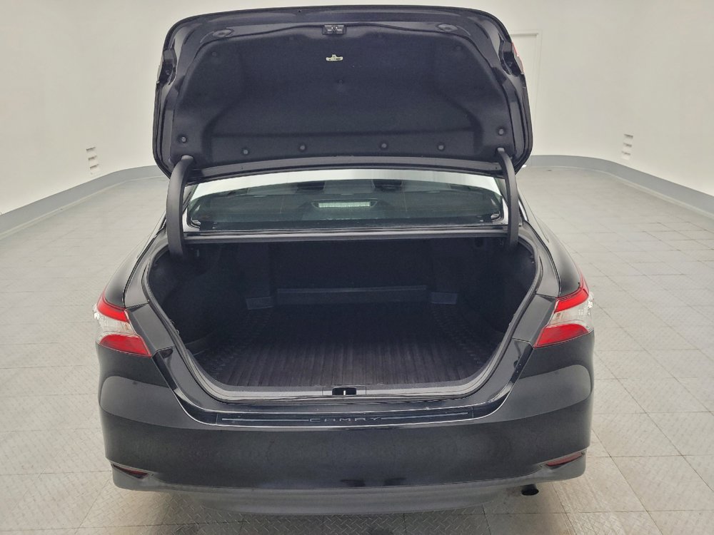 Used 2018 Toyota Camry FWD image 29