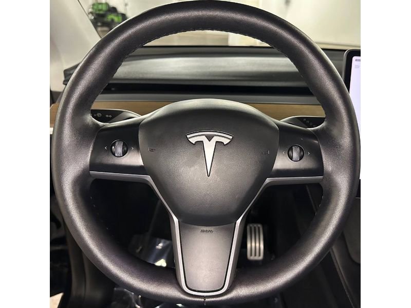 Used 2023 Tesla Model Y Performance image 22
