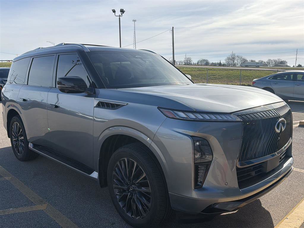 Used 2025 INFINITI QX80 Autograph w/ Autograph Exterior Package image 3