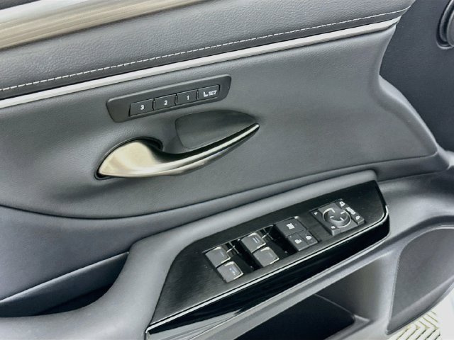 Used 2024 Lexus ES 350 F Sport w/ Technology Package FWD image 25