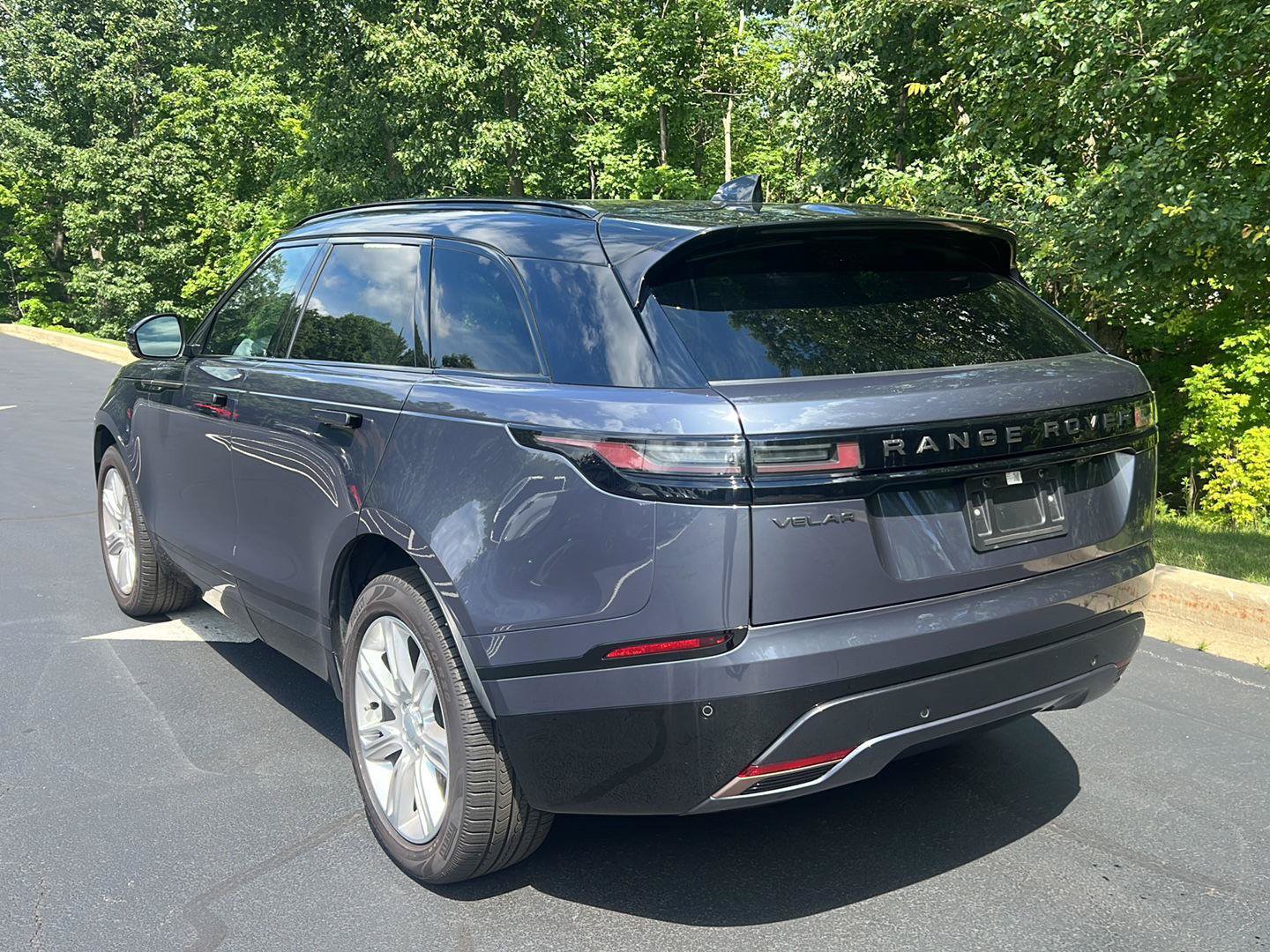 Certified 2024 Land Rover Range Rover Velar Dynamic SE AWD/4WD image 3
