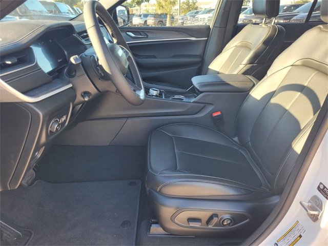 New 2025 Jeep Grand Cherokee Limited image 4