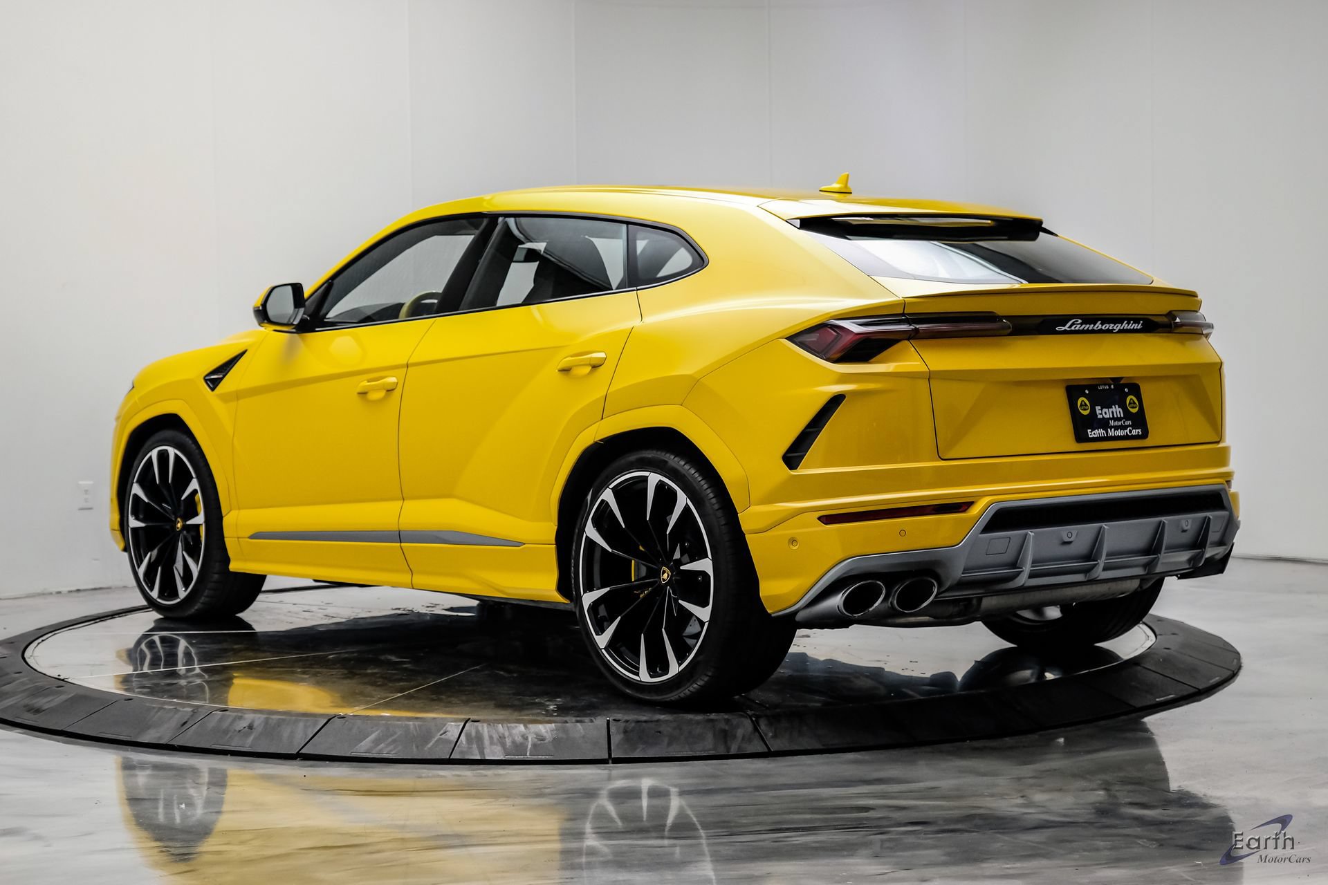 Used 2021 Lamborghini Urus AWD/4WD image 10