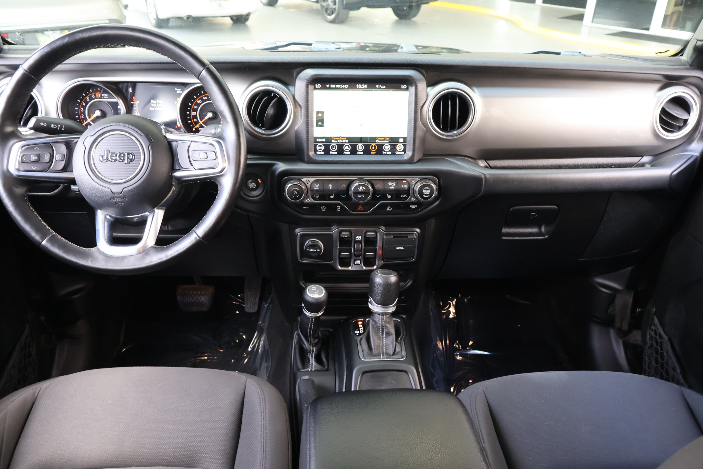 Used 2020 Jeep Gladiator Overland AWD/4WD image 16