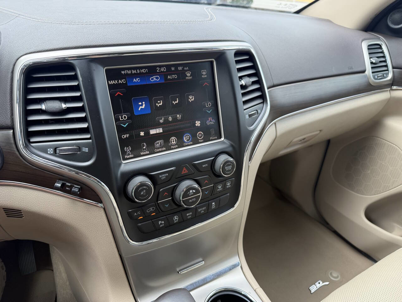 Used 2016 Jeep Grand Cherokee Overland image 29