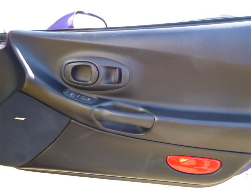 Used 1998 Chevrolet Corvette Convertible w/ Memory Pkg RWD image 23