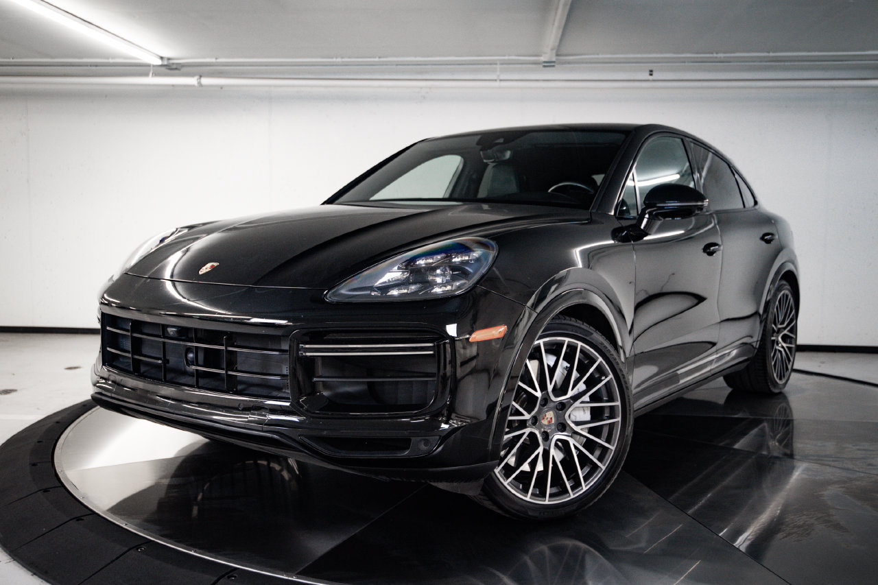Certified 2020 Porsche Cayenne Turbo AWD/4WD image 1