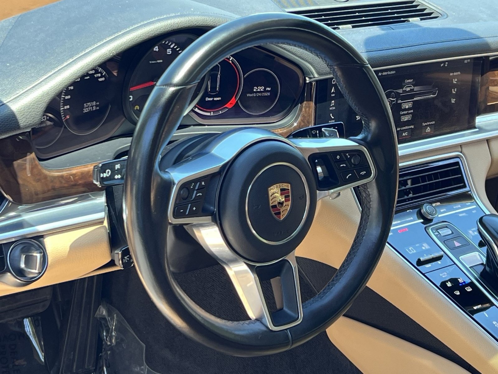 Used 2018 Porsche Panamera RWD image 21