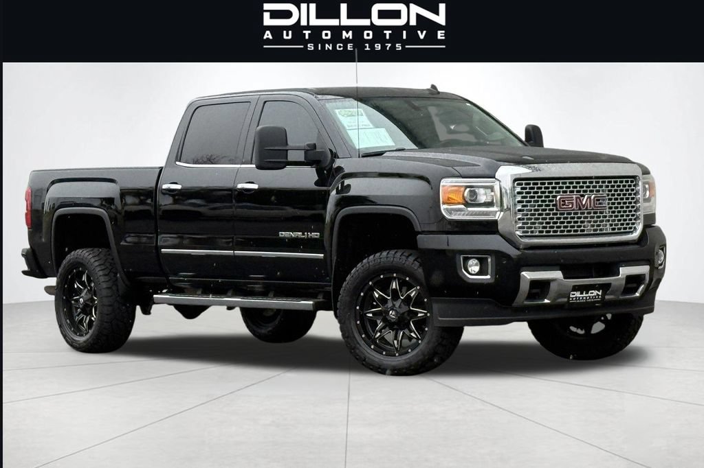 Used 2015 GMC Sierra 2500 Denali w/ Suspension Package, Off-Road AWD/4WD image 2