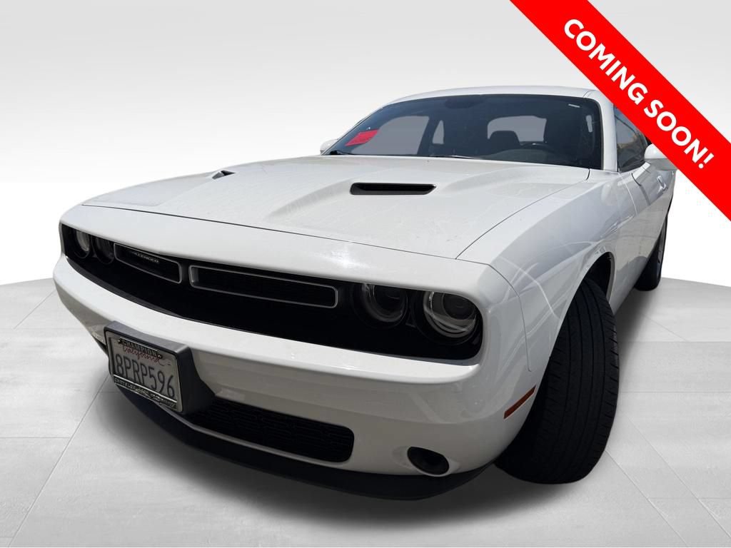 Used 2019 Dodge Challenger SXT RWD image 1