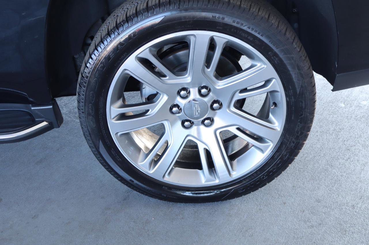 Used 2018 Cadillac Escalade Luxury RWD image 47