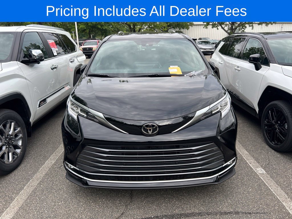 New 2026 Toyota Sienna Limited FWD image 2