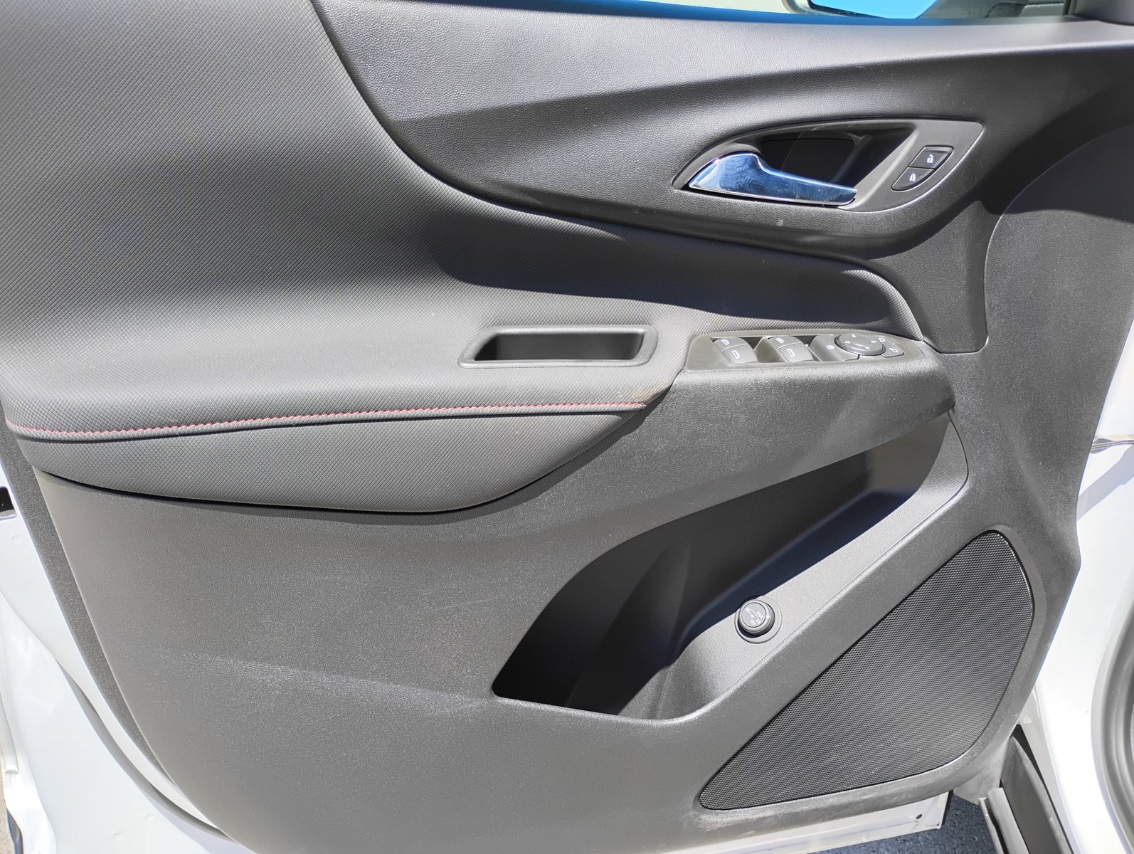 Used 2022 Chevrolet Equinox RS FWD image 23