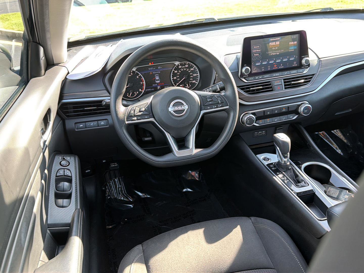 Used 2024 Nissan Altima 2.5 SV FWD image 17
